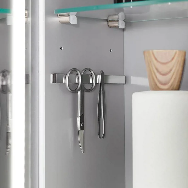 Villeroy & Boch Villeroy And Boch H746 X W607mm My View One LED Illuminated Mirror Cabinet 3 Villeroy & Boch Villeroy And Boch H746 X W607mm My View One LED Illuminated Mirror Cabinet